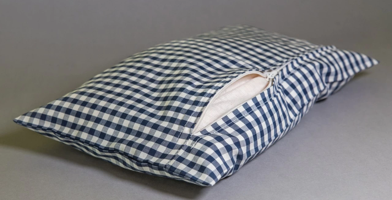 Bio-Melissekissen Bio-Inlett + Bio-Bezug 30x20cm Blau-weiß – Bild 4