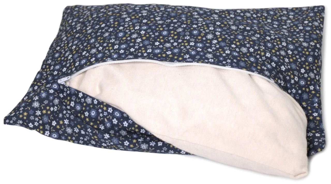Zirbenholzkissen 30x20cm Bio-Inlett + Bio-Bezug Blümchen-blau – Bild 3