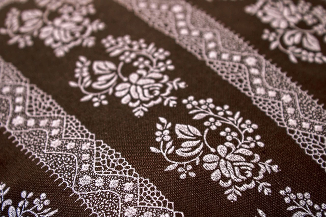 Zirbenkissen 40x40cm Blumen-braun Direkt Befüllt – Bild 8